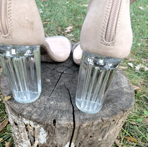 🐮Sale!🐮Wild Diva Lounge Ankle Strap Heels in size 10 - Picture 3 of 5